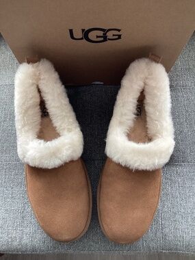 UGG® Nita Genuine Shearling Slipper (Women) 10M
